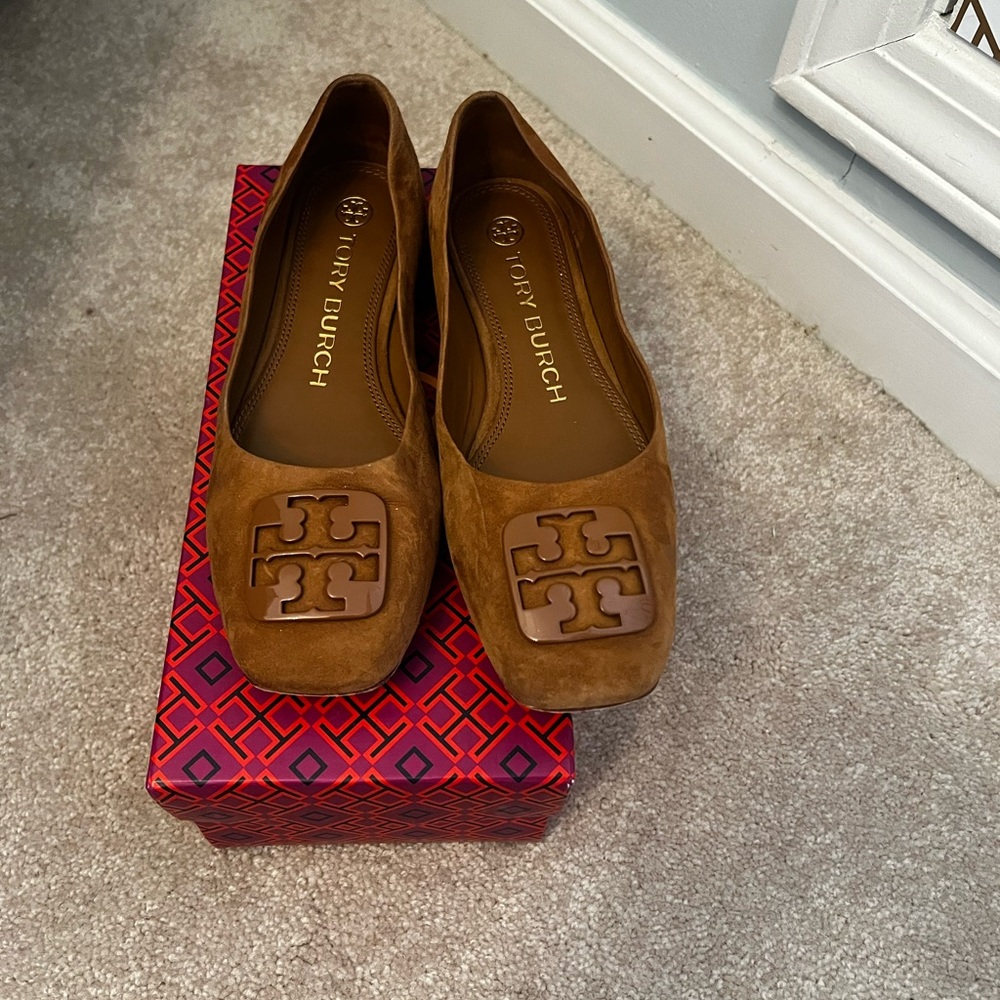 Rich suede peanut butter square Tory Burch